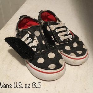 Polka dot toddler Vans US 8W with convenient velcro closure